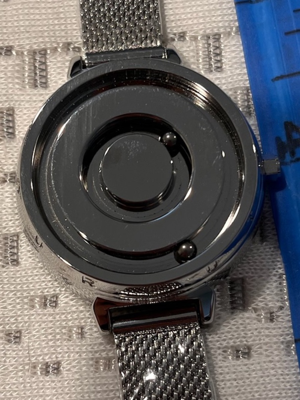eu tour Watch Darkened Silver with Magnetic balls to tell time - w/ Box and Pape